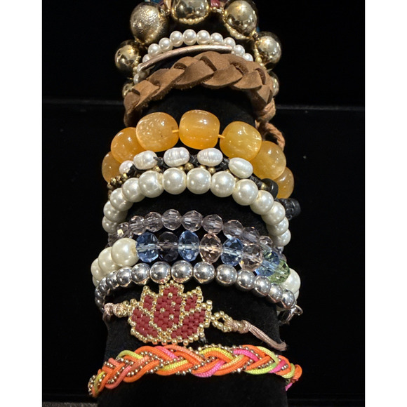 Lot of 20 Mixed Bracelets – Stretch, Slide, and String Styles in Multicolors - Picture 10 of 15